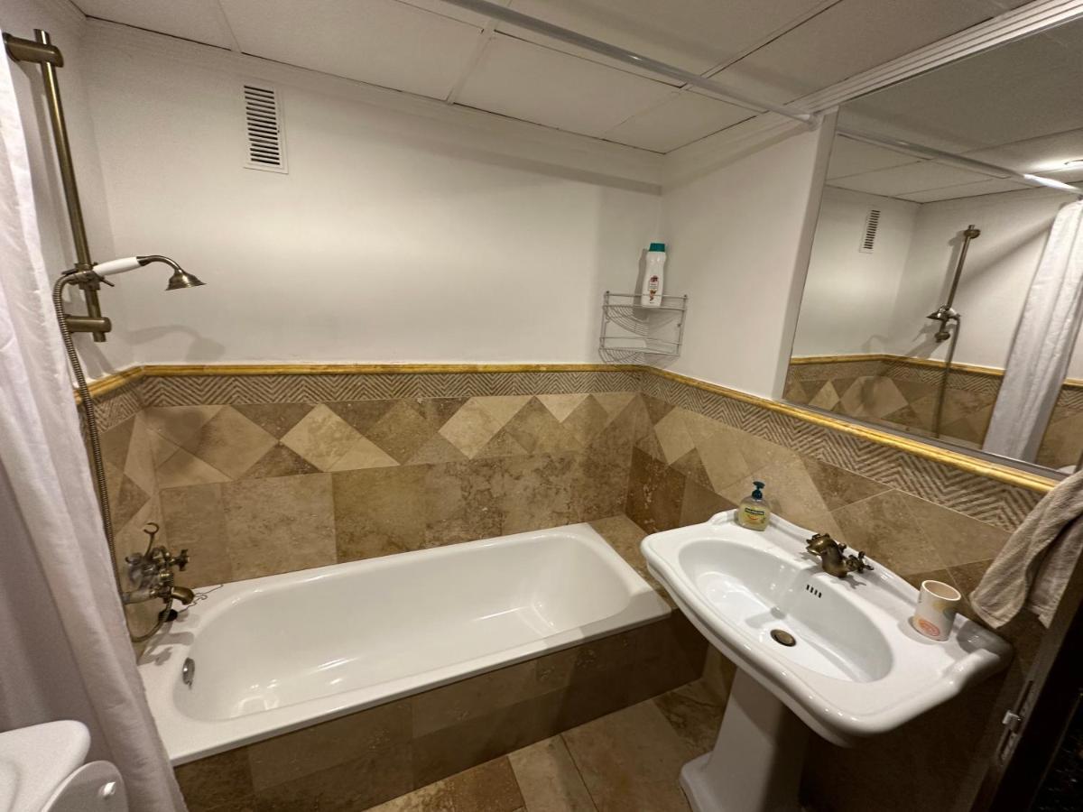 Apartamento En El Centro A Dos Minutos De La Playa Leilighet Fuengirola Eksteriør bilde